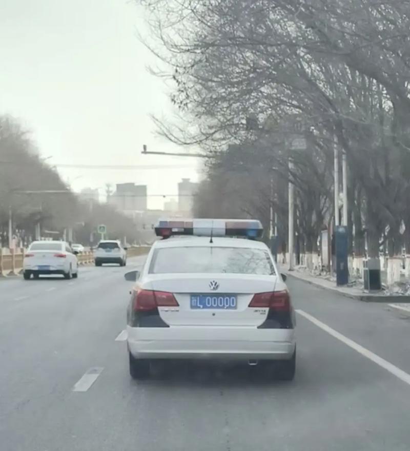 以就!哈密车牌靓号代选多少钱“原路样红”-第1张图片-49车牌靓号 以就!哈密车牌靓号代选多少钱“原路样红”-第1张图片-49车牌靓号
